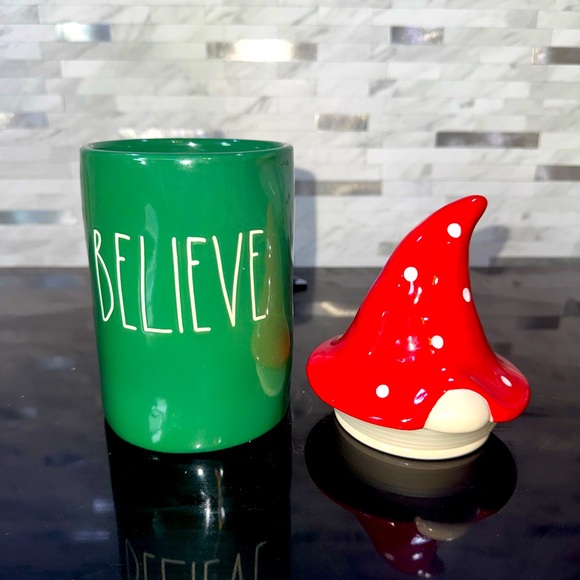 BNWT, Rae Dunn, Christmas candle with gnome topper - Picture 2 of 6